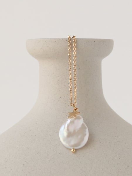 La Perla Medallion with Chain